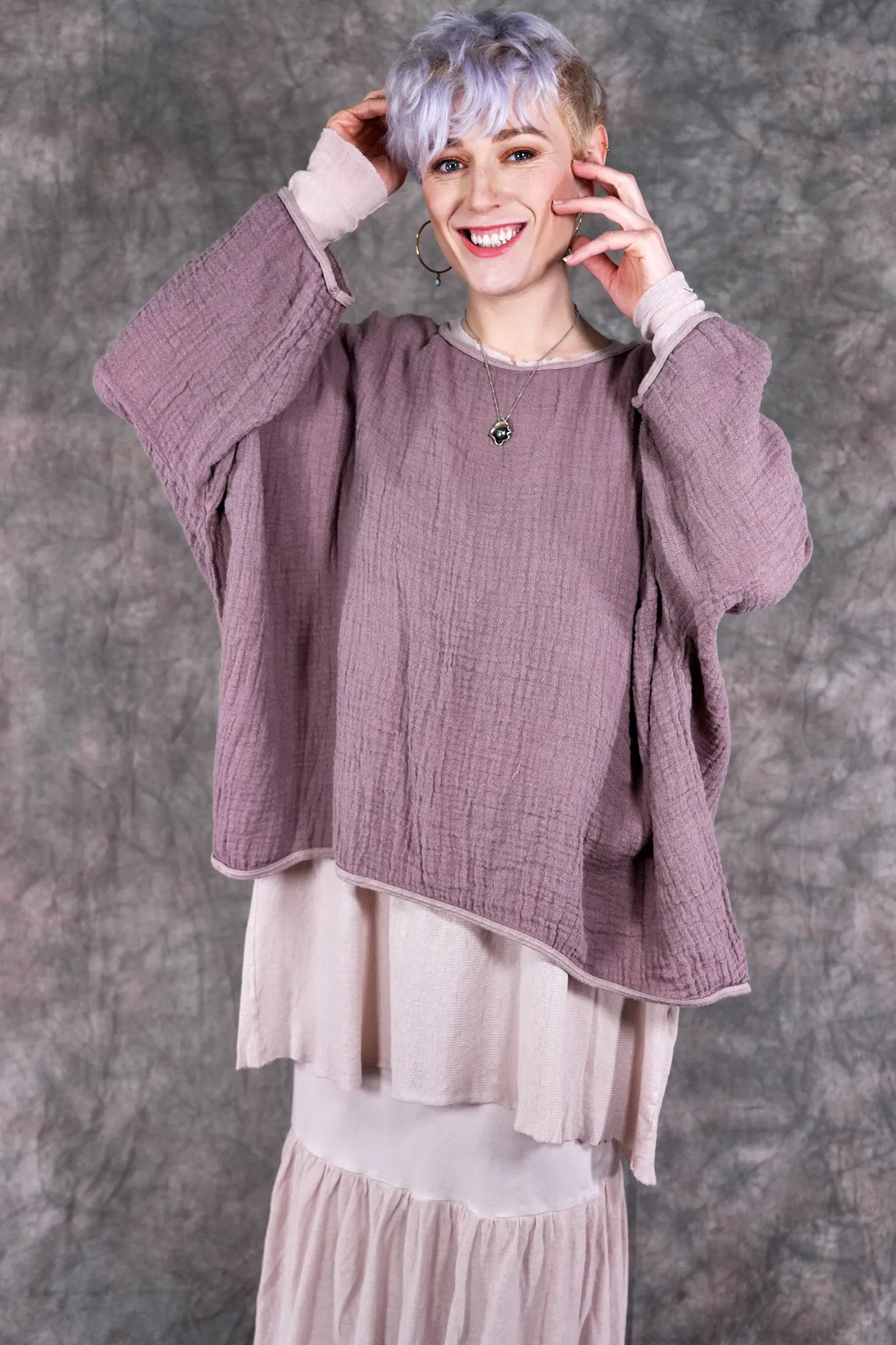 2210-3 Vintage Leaf Top Oriel