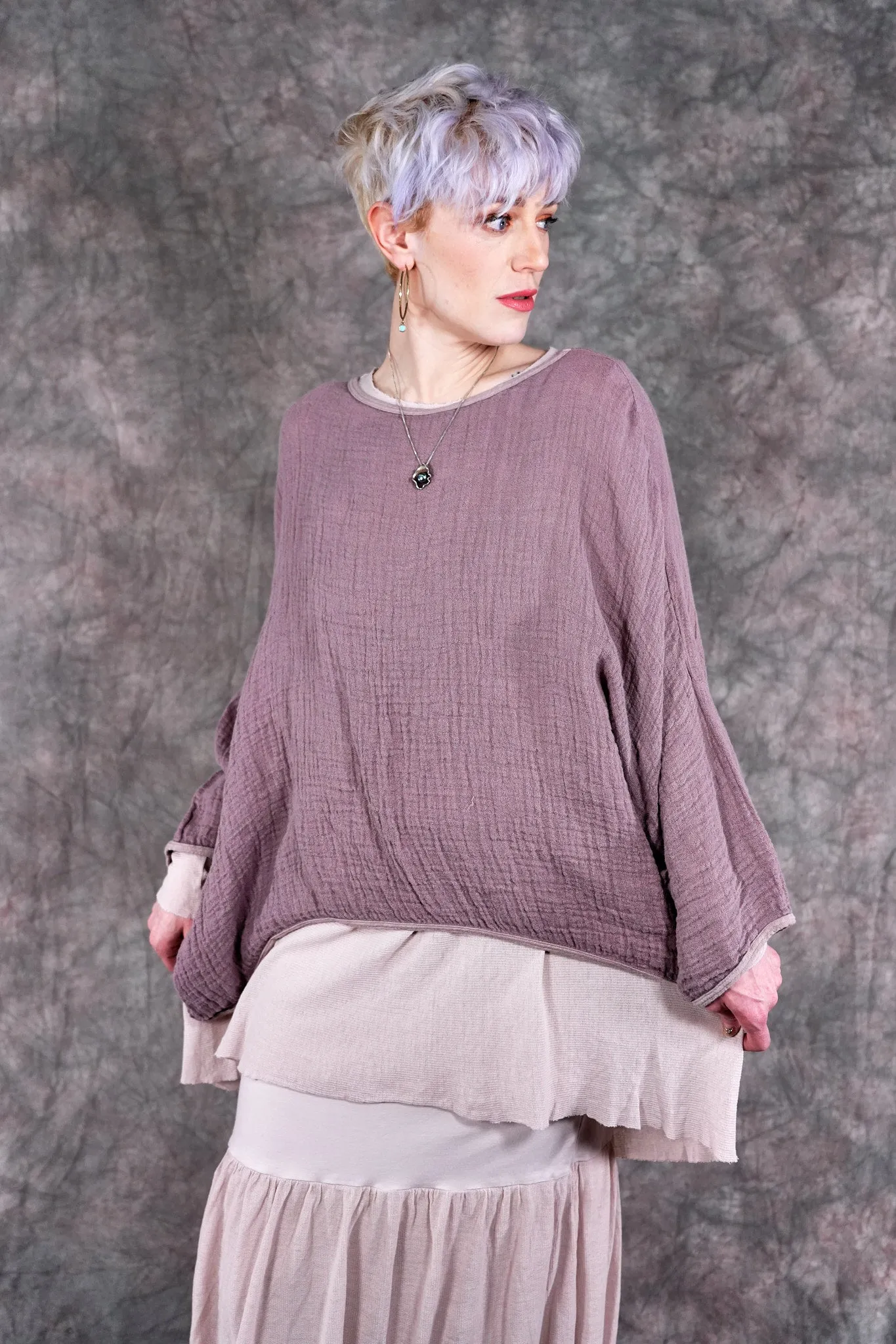 2210-3 Vintage Leaf Top Oriel