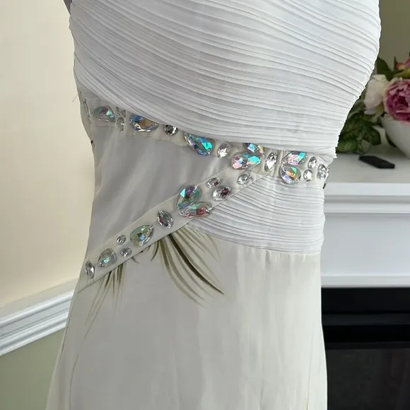 ANGEL-FASHIONS Cream One Shoulder Floral Jewel Chiffon Peacock Prom Dress NWOT