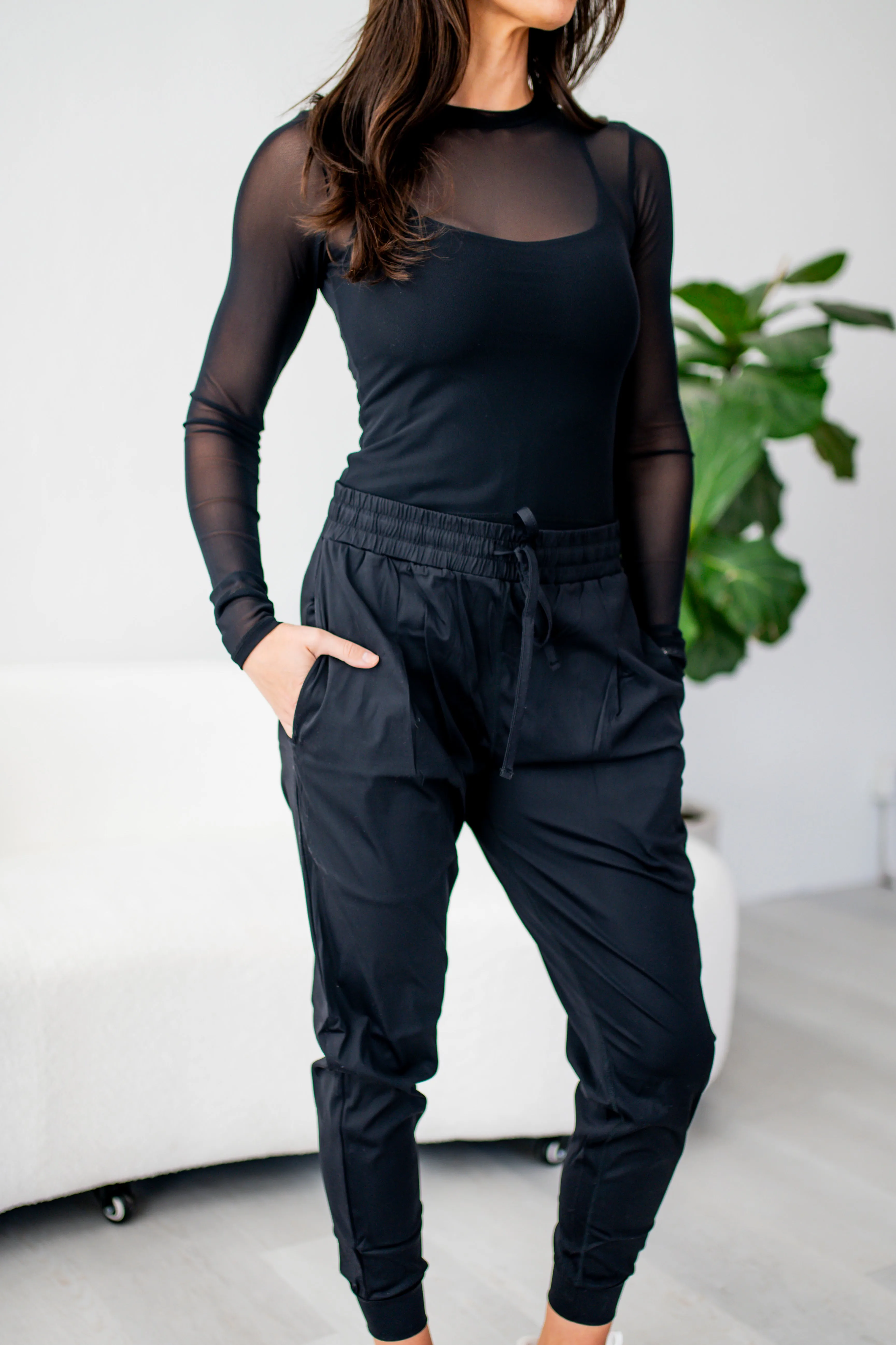 Black Solid Pleated Front Joggers