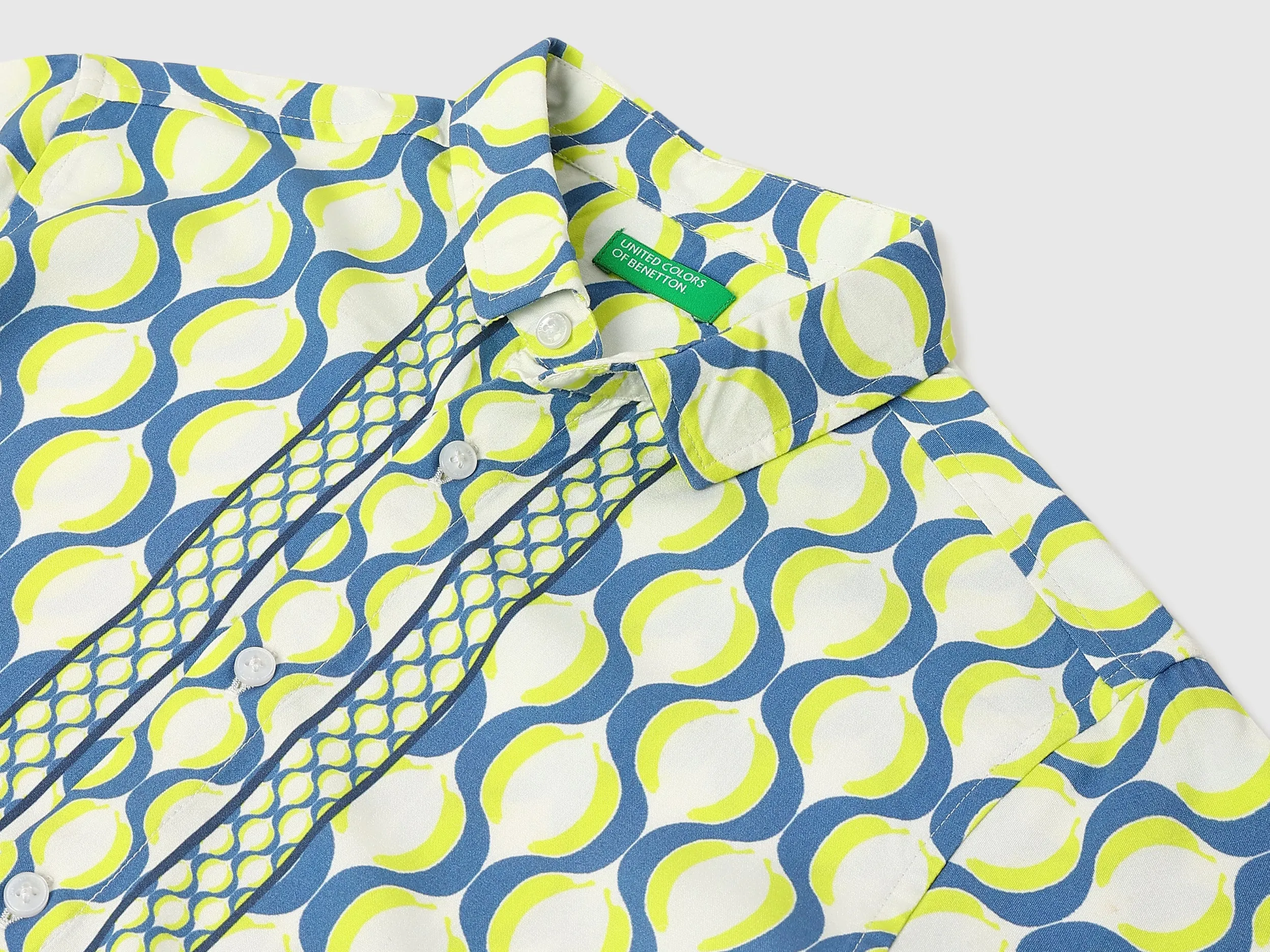 Boxy Fit Spread Collar Scarf Print Shirt