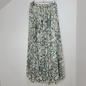 Chicwish Skirt Chiffon Maxi Lining Snake Print Green White Size Medium Large