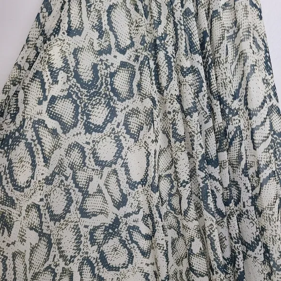 Chicwish Skirt Chiffon Maxi Lining Snake Print Green White Size Medium Large