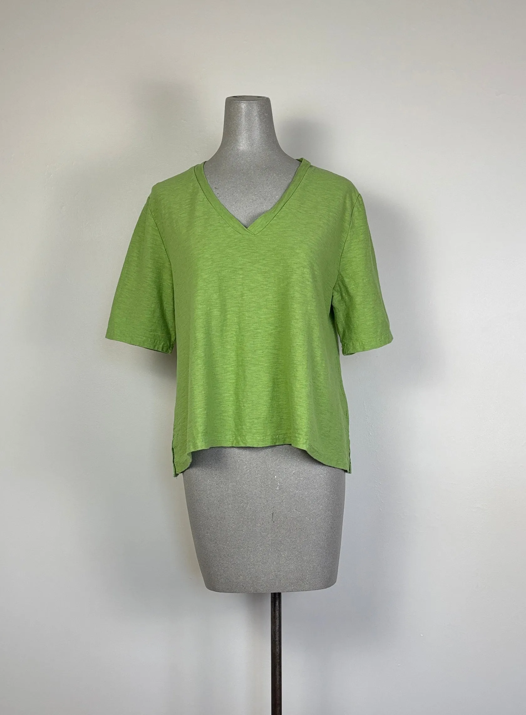 Cut Loose  ~  V-Neck Elbow Sleeve Tee - Verde