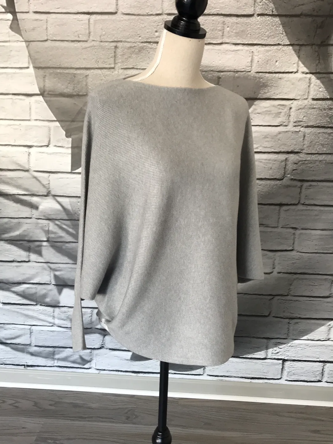 Essential Sweater in Heather Grey