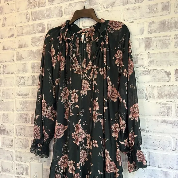 Free People Feeling Groovy Maxi Dress Size XS Dark Green Floral Oversized Flowy