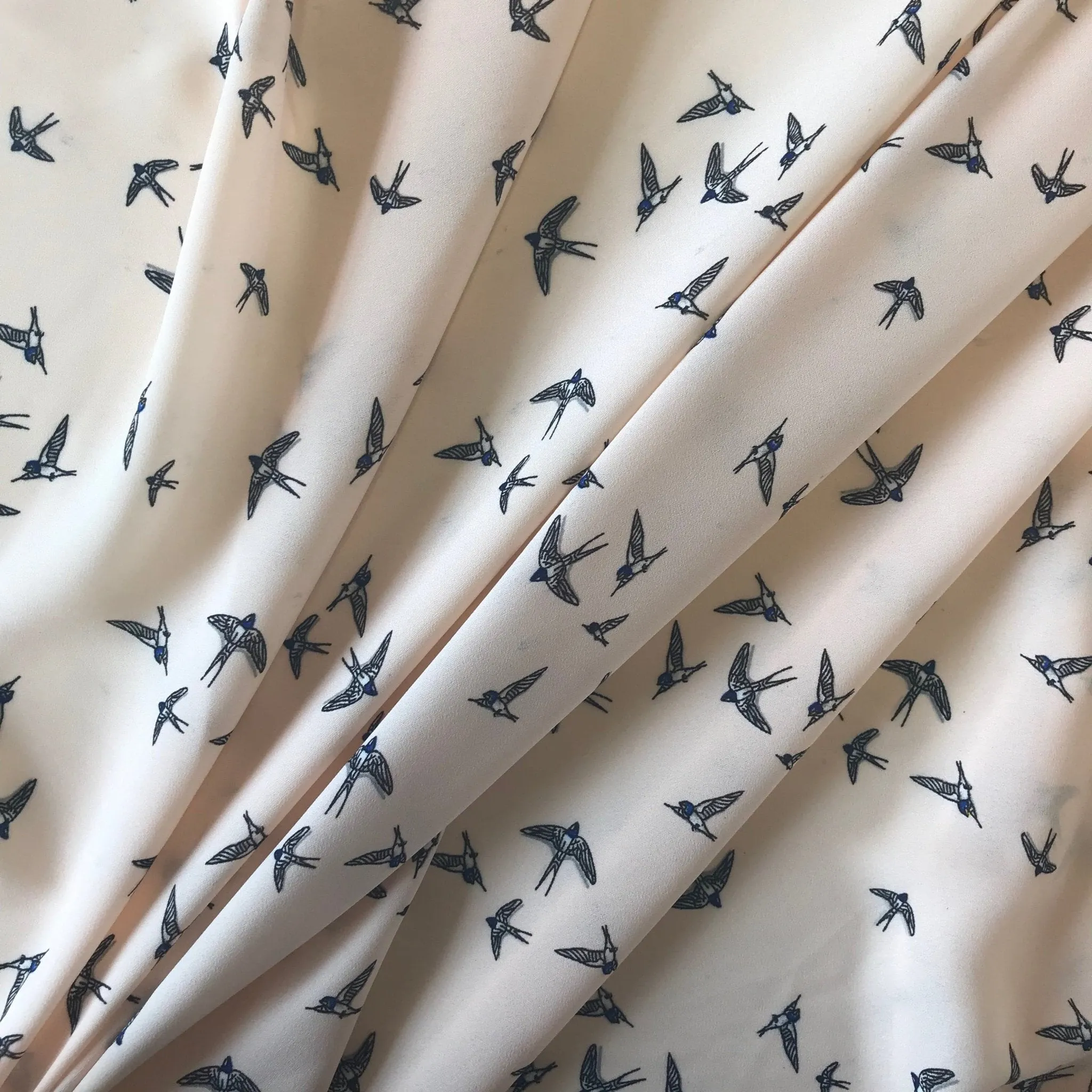H47 | Little Birds Crepe (41cm end of bolt)