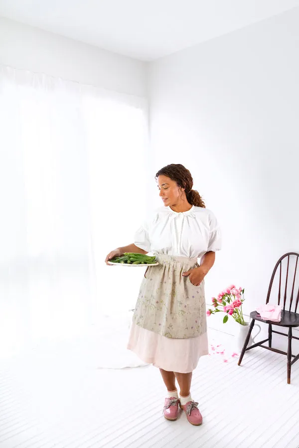 HOSTESS APRON IN HERB LINEN