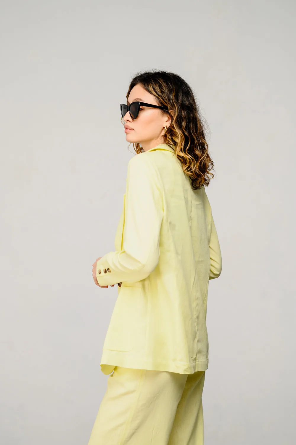 Lemon Button Linen Blazer