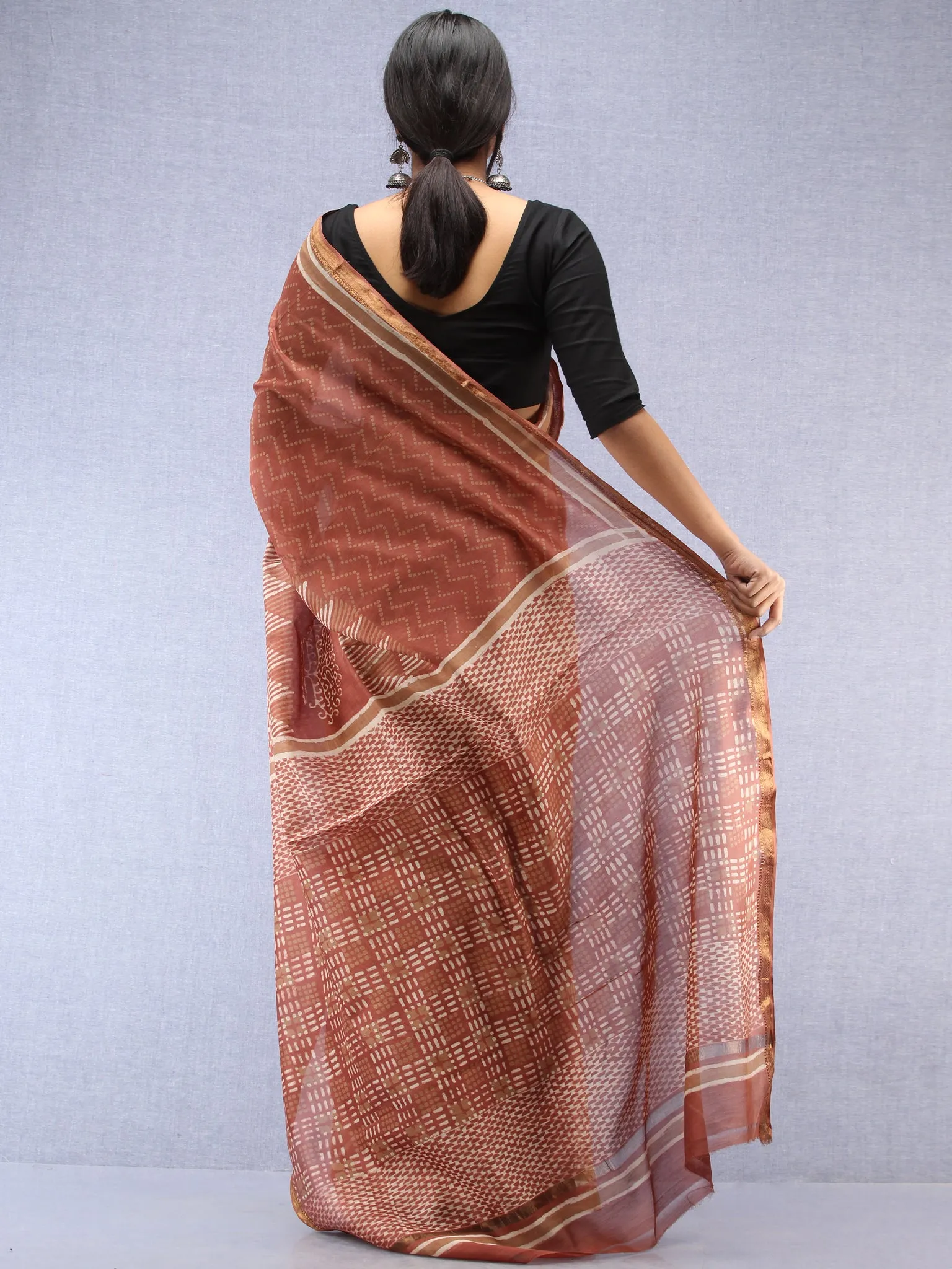 Light Brown Ivory Maheshwari Silk Hand Block Printed Saree With Zari Border - S031704481