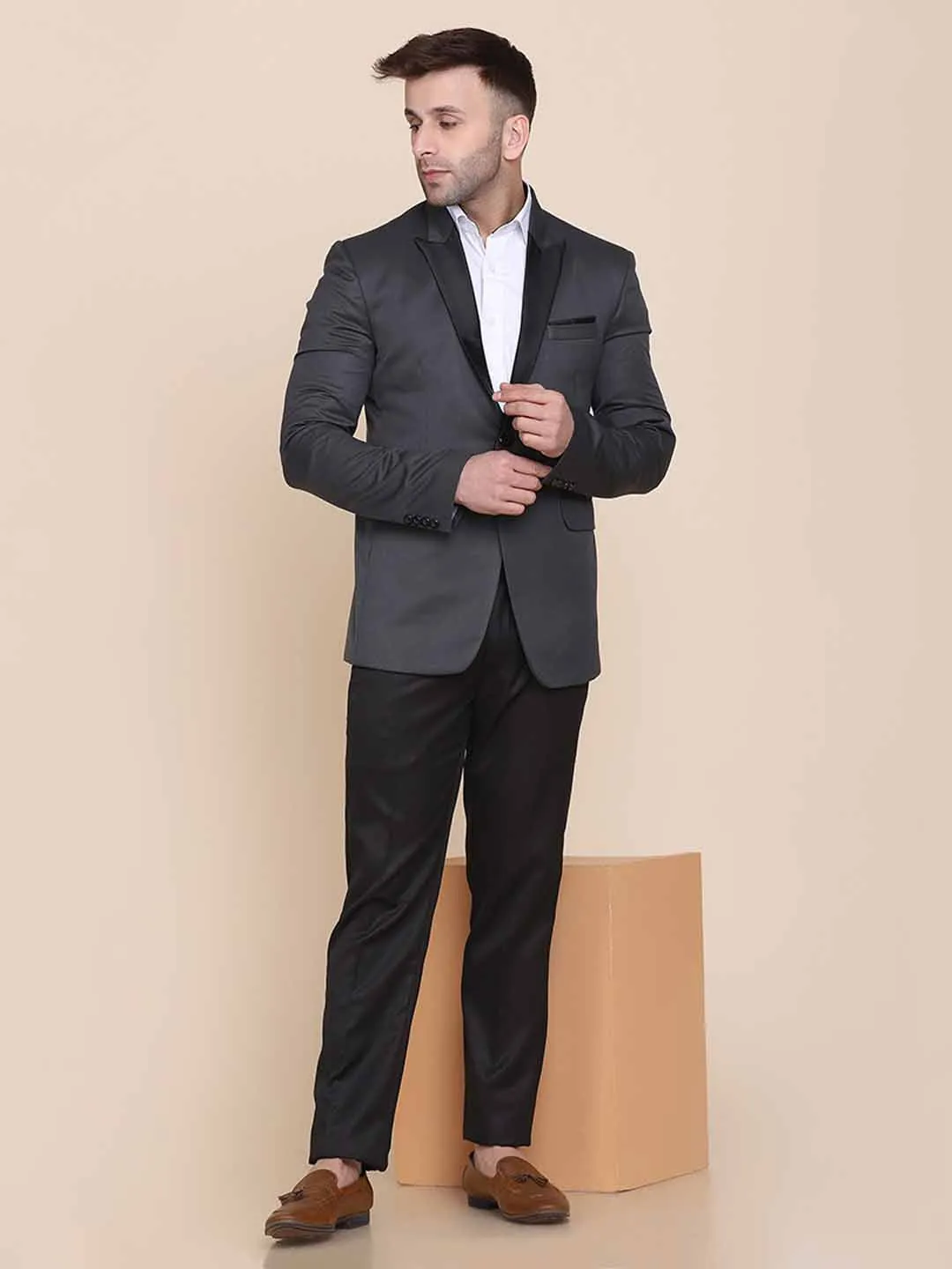 Men Grey Tuxedo With Hanky