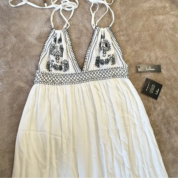 NWT Lulus Days of Sunlight Ivory Embroidered Maxi Dress. Size M