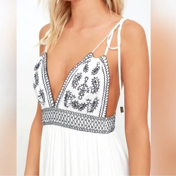 NWT Lulus Days of Sunlight Ivory Embroidered Maxi Dress. Size M