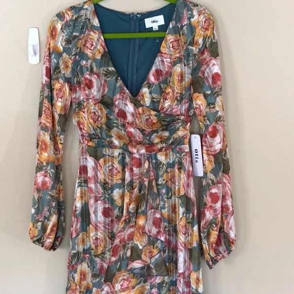 NWT Maxi Dress long Sleeve flowy asymmetrical chiffon lined Sz S