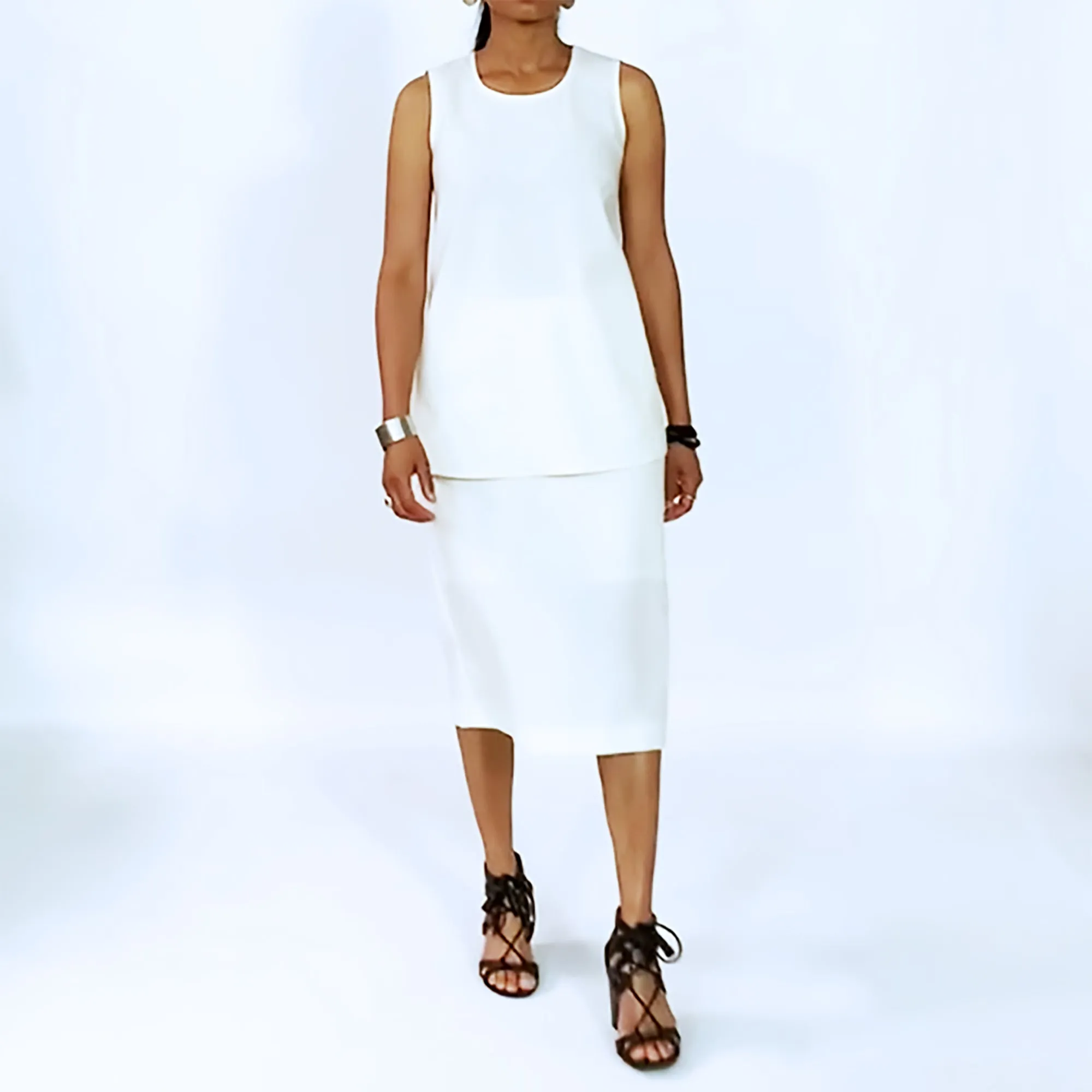 Off White Loose Sleeveless Round Neck Loose Top | ALPHONSINA