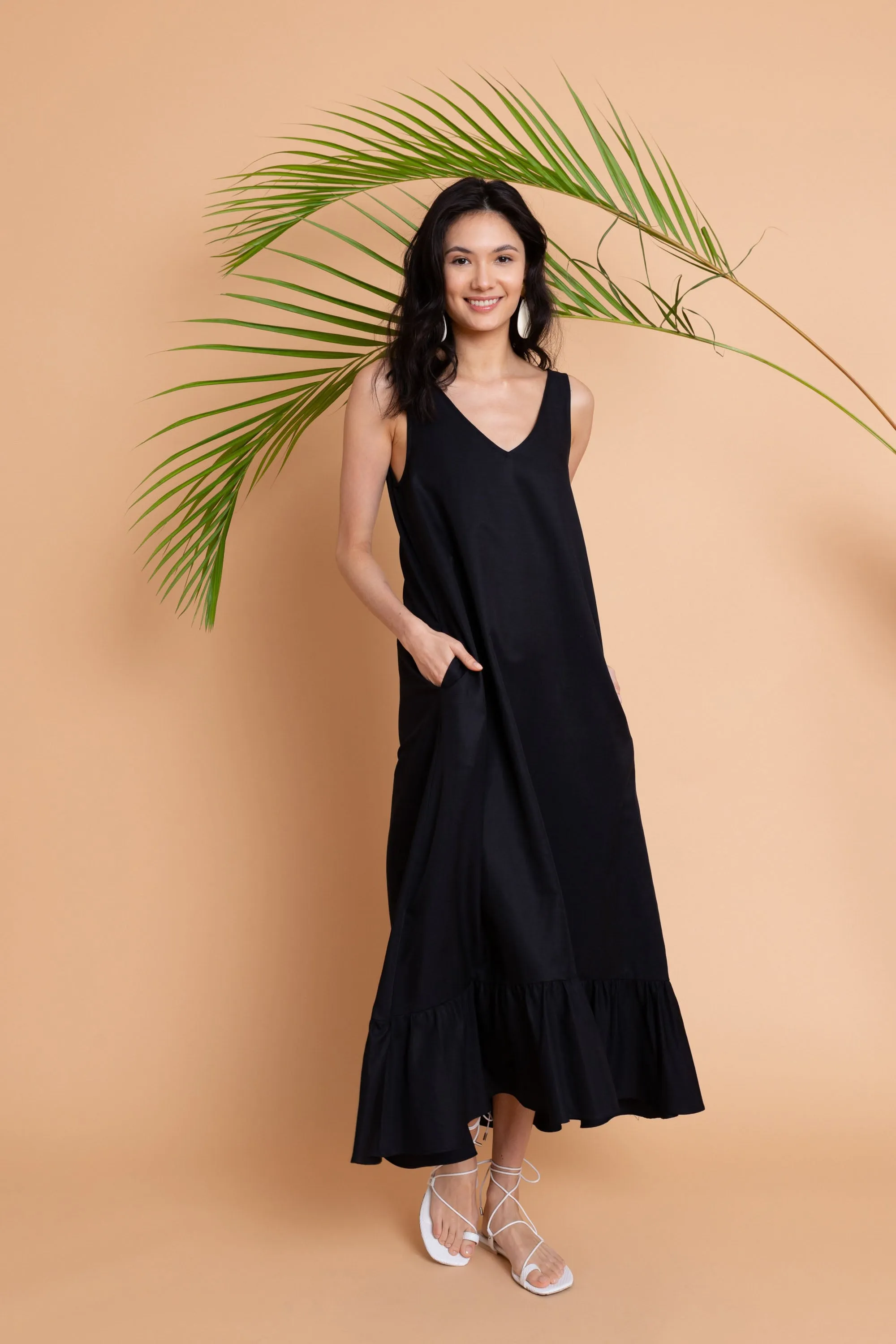 Pia Dress in Midnight Blue