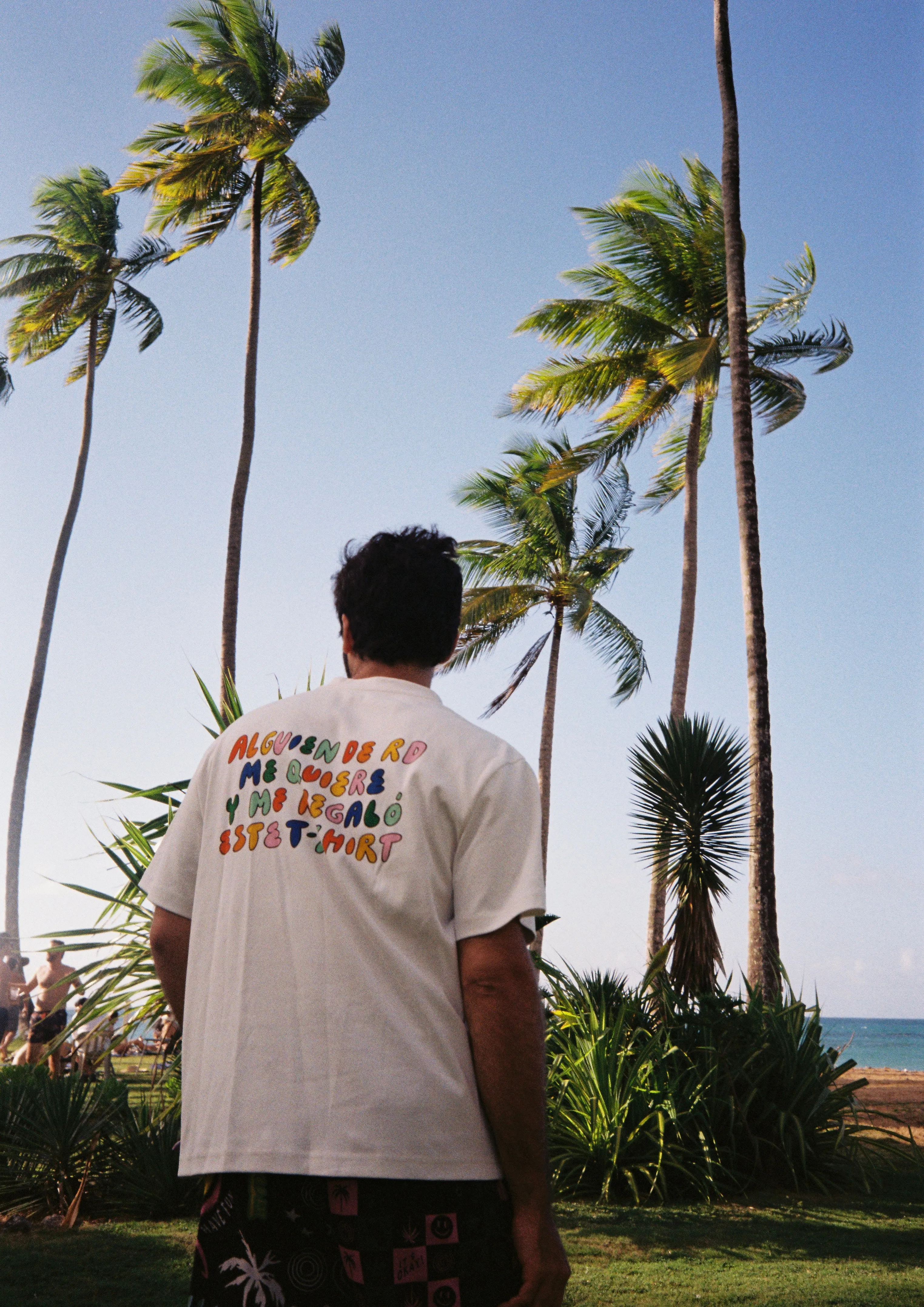 "Alguien de RD me quiere" T-Shirt (Pre-Order only for Medium)