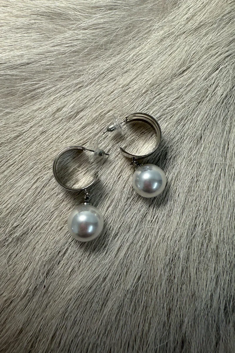 Sasha Drop Pearl Textured Studs
