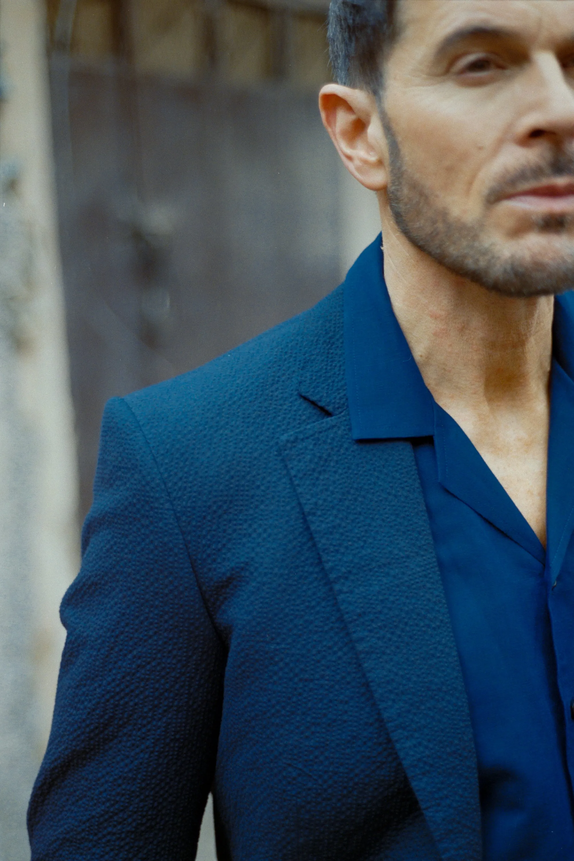 Single Breasted Notch Lapel Suit in Navy Seersucker