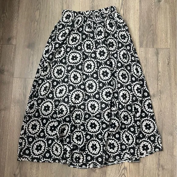 Sofia Collection Silk Blend Geometric Floral Maxi Skirt Flowy Sz S