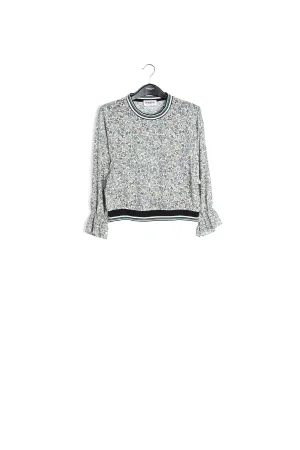Top with frilled sleeves