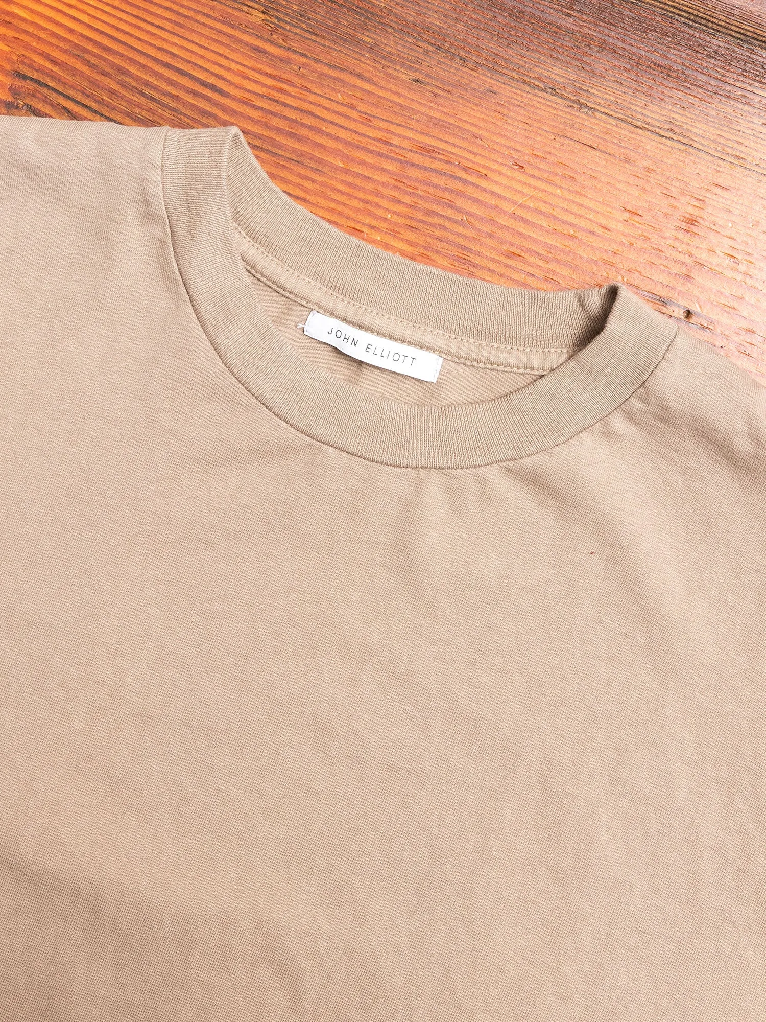 University T-Shirt in Dust