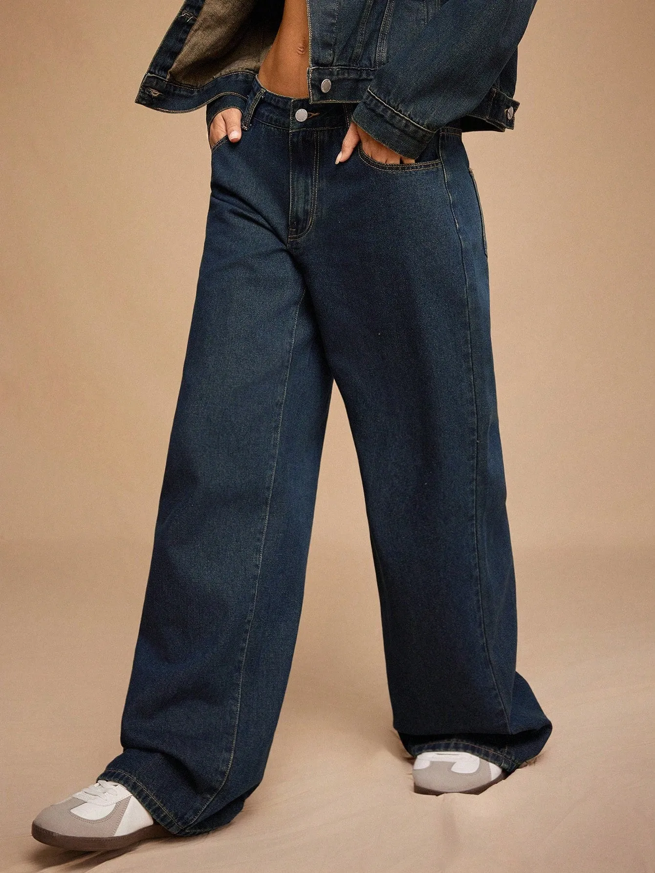 Vaqueros rectos de denim azul oscuro