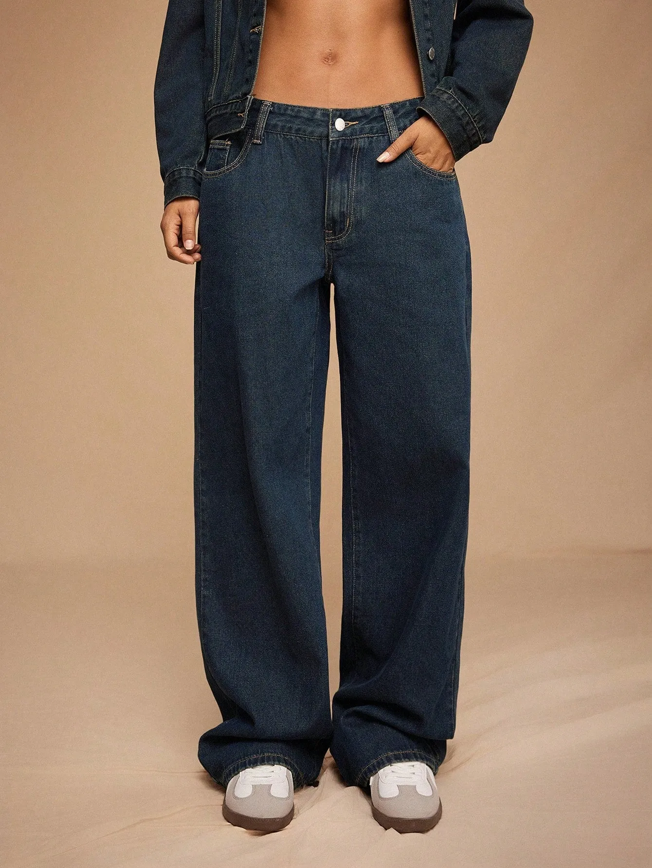 Vaqueros rectos de denim azul oscuro
