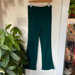 vintage 70s Donnkenny green high waisted lounge slacks // size 11/12 (HT2344)
