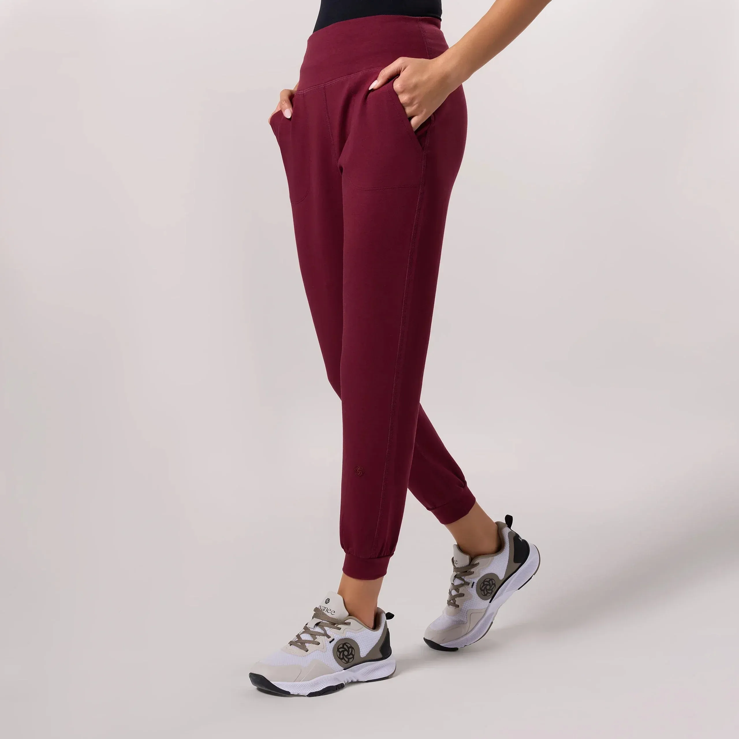 Walkabout Jogger - CORE GRAPE RED