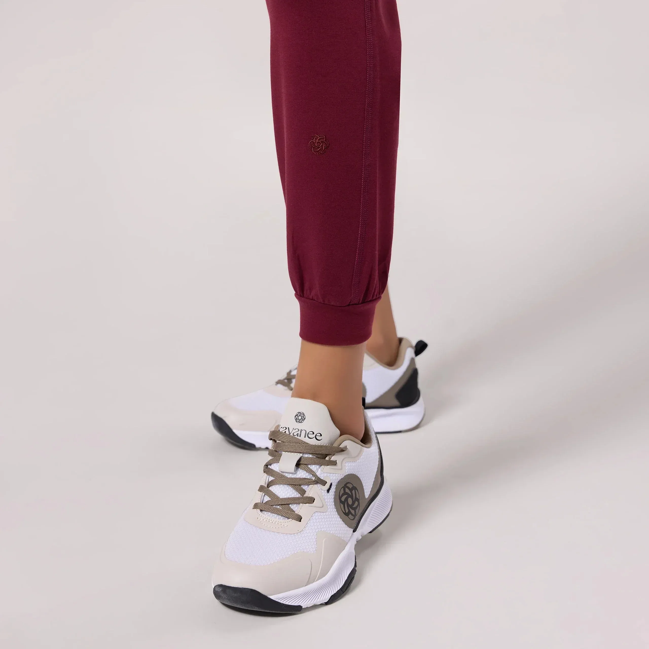 Walkabout Jogger - CORE GRAPE RED