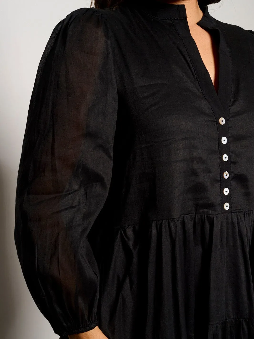 WOMEN'S LONG SLEEVE V-NECK BUTTON UP TIERED MAXI DRESS